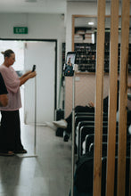 Load image into Gallery viewer, THE SOCIAL STAND